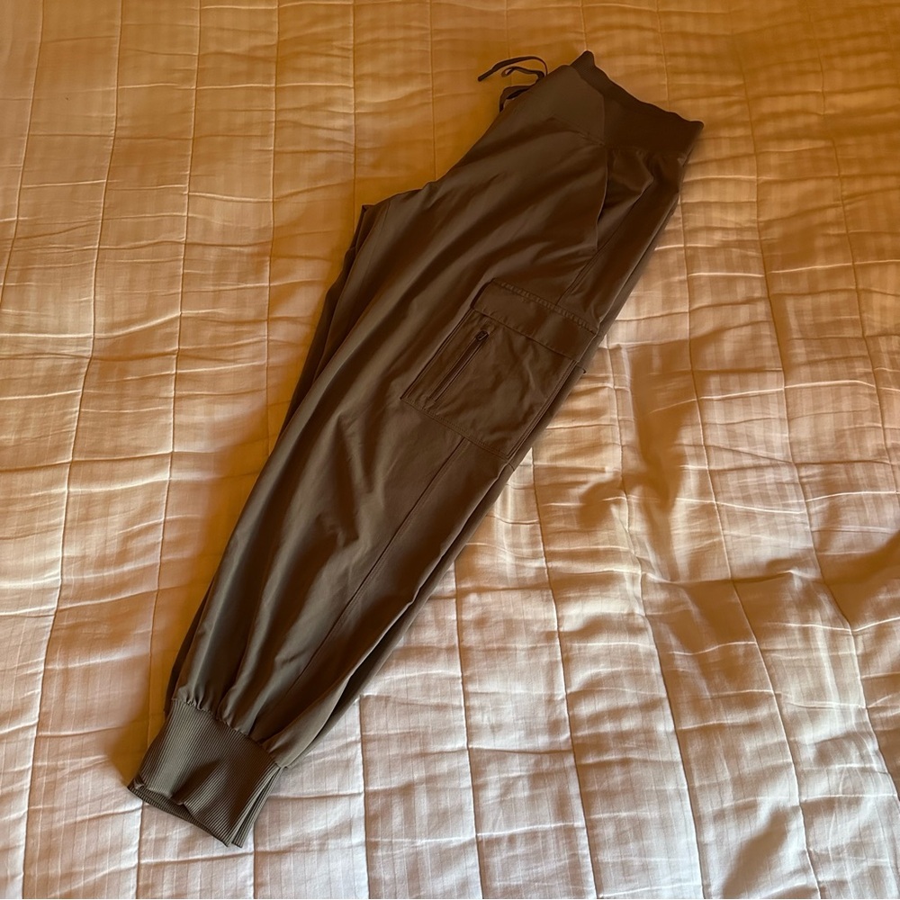 Women’s All in Motion Cargo Jogger Pants